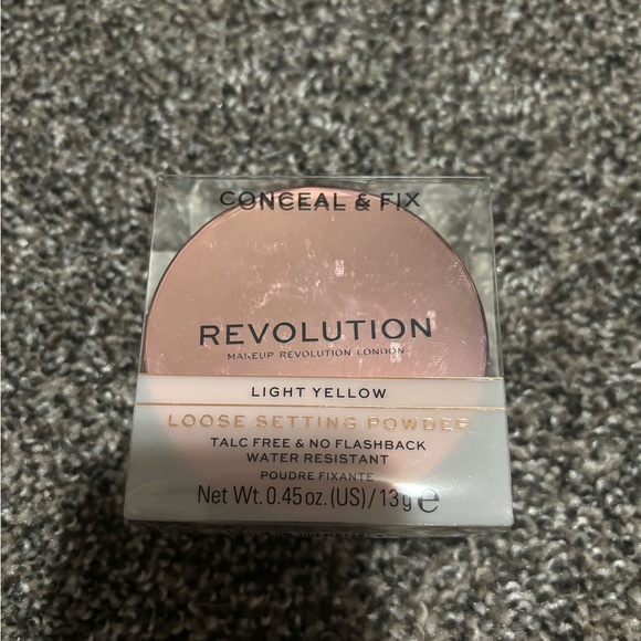 Revolution Makeup Set: Gold, Yellow, and Brown - Picture 4 of 8